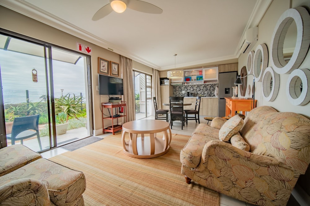 Family Suite, 2 Bedrooms, Kitchenette, Sea Facing photo 2