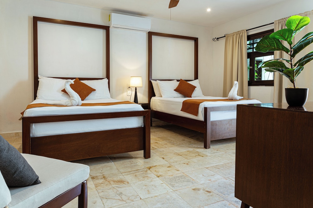 Junior Studio Suite, 2 Queen Beds photo 2