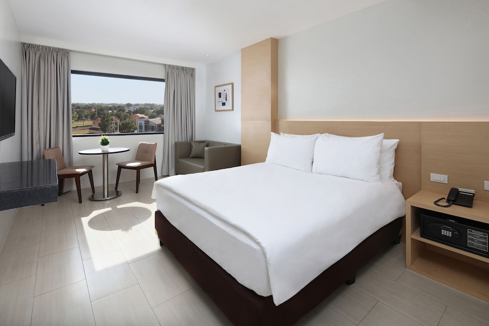 Executive Suite photo 2