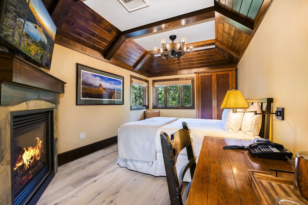Standard Room, 1 Queen Bed, Mountain View photo 1