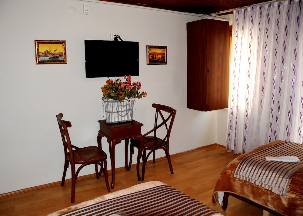 Apartment, 2 Bedrooms, Ensuite, Annex Building photo 2