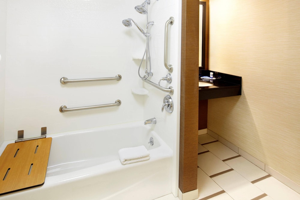 Room, 2 Queen Beds (Hearing Accessible) - Photo 3
