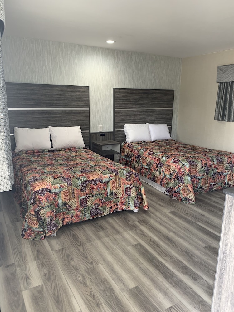 Queen Room photo 1