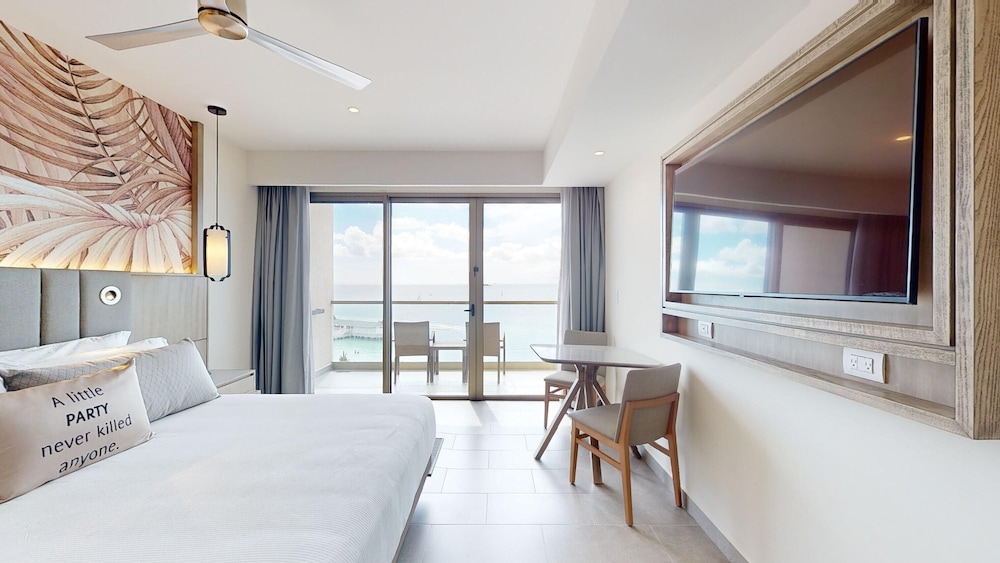 Luxury Beach Front Room King Diamond Club