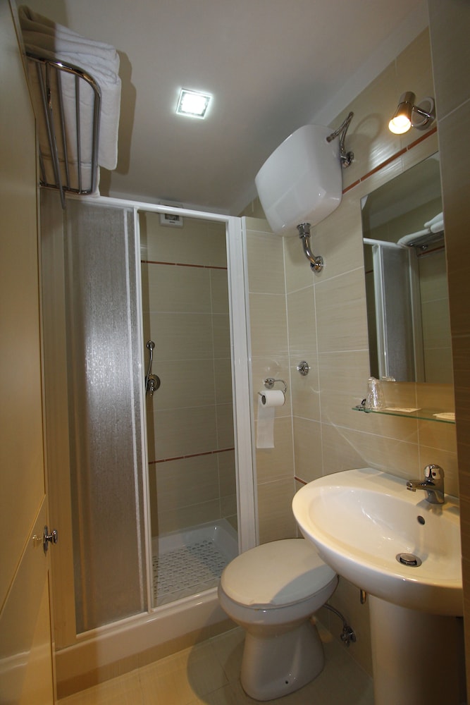 Basic Single Room photo 2