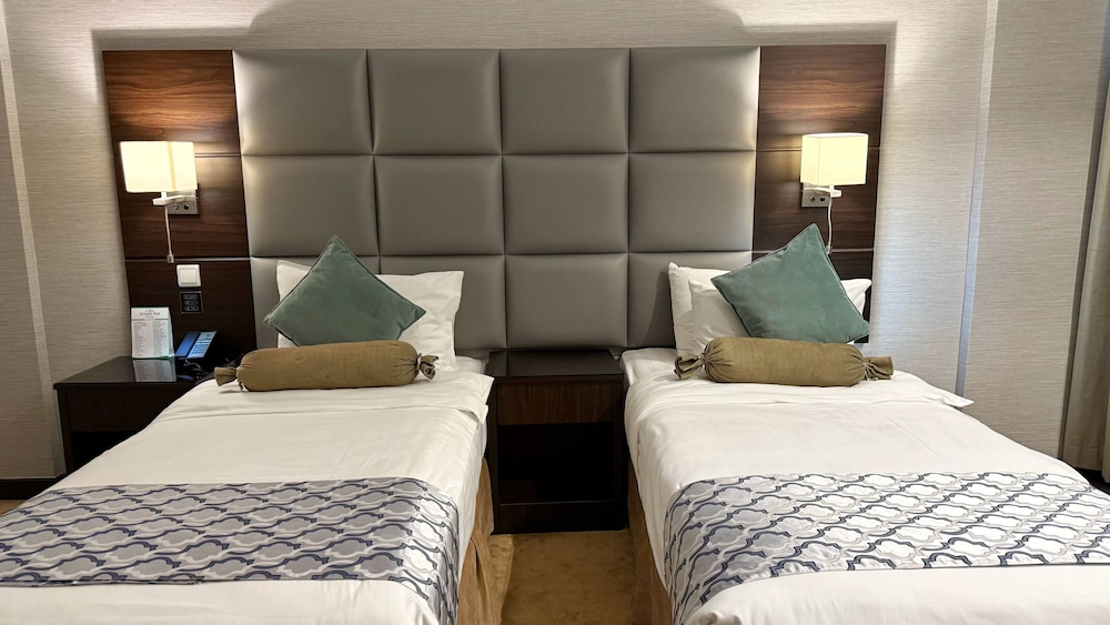 Standard Room, 2 Twin Beds photo 3