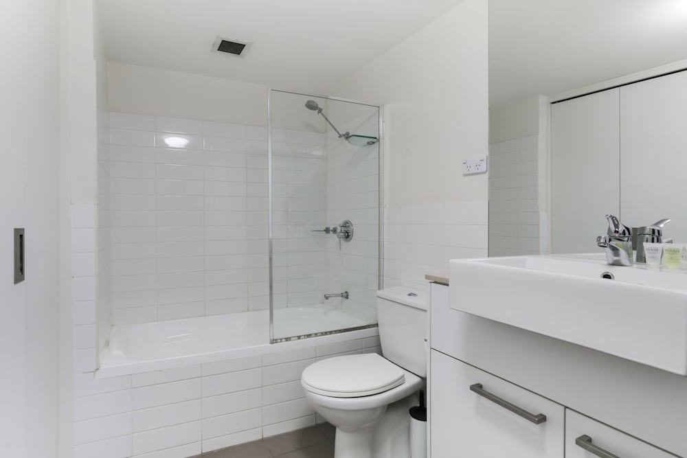 Apartment, 2 Bedrooms - Photo 8