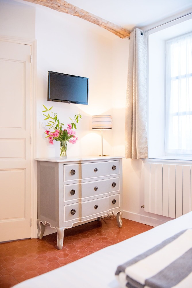 Standard Double Room, Ensuite, Garden View (Chambre Citron) photo 3