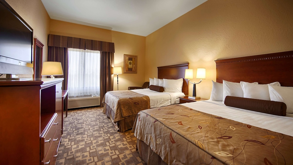 Standard Room, Multiple Beds, Accessible, Bathtub (With Sofabed)