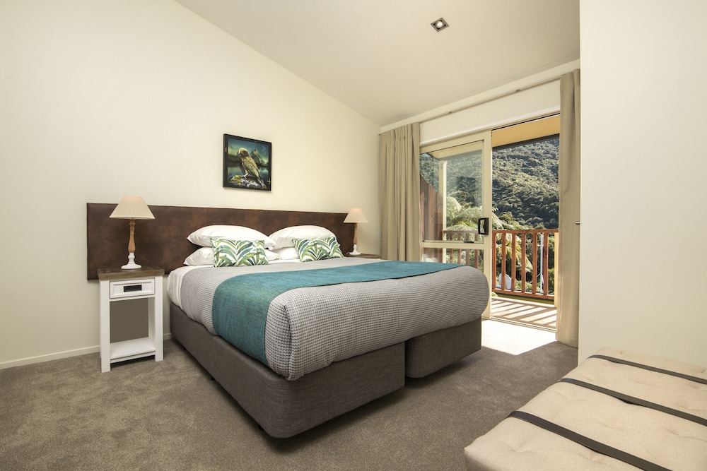 Frond Suite