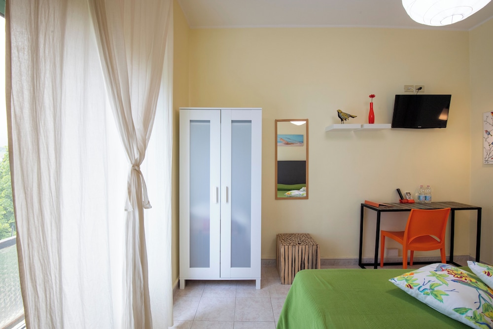 Family Quadruple Room, Valley View photo 3