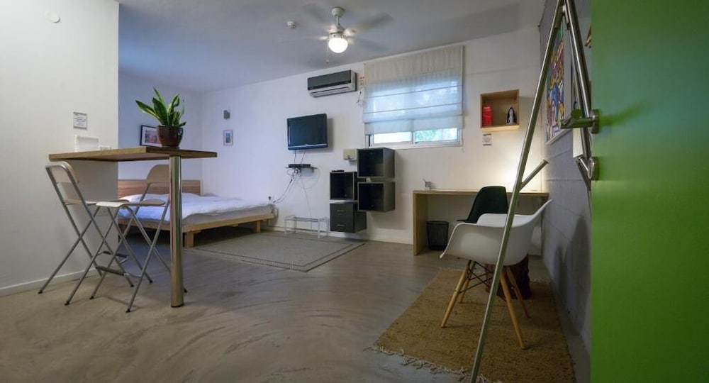 Studio Apartment - Photo 5