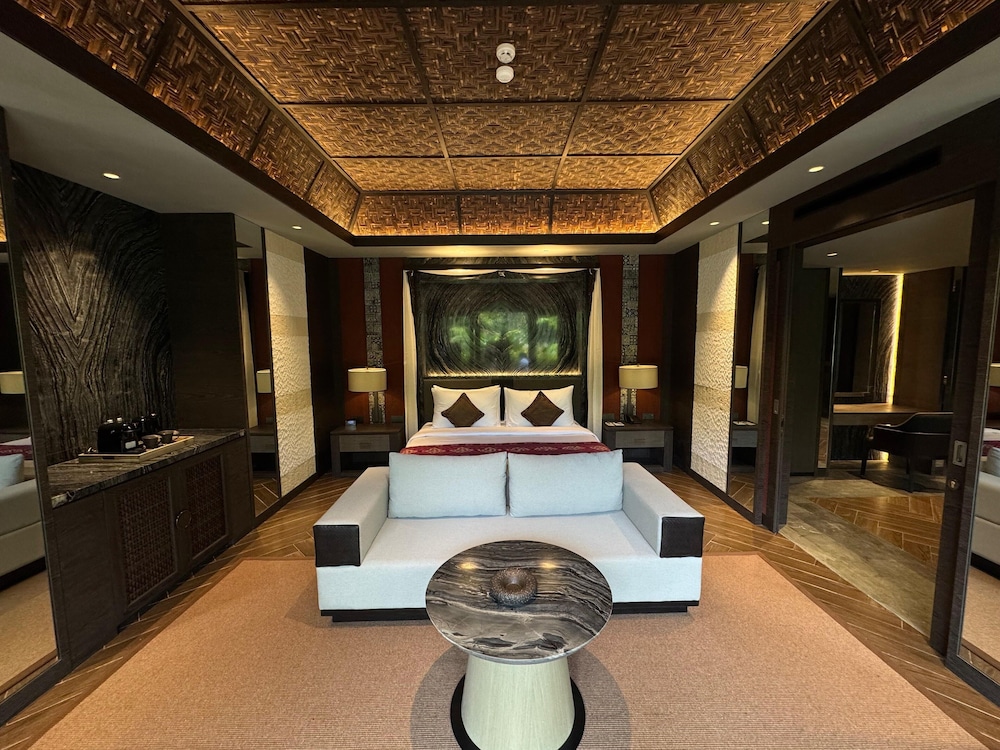 President Family Suite Pool Villa