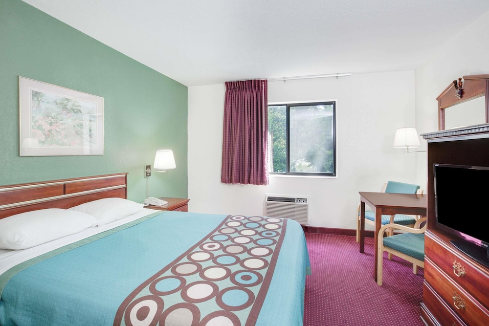 Standard Room, 1 Queen Bed