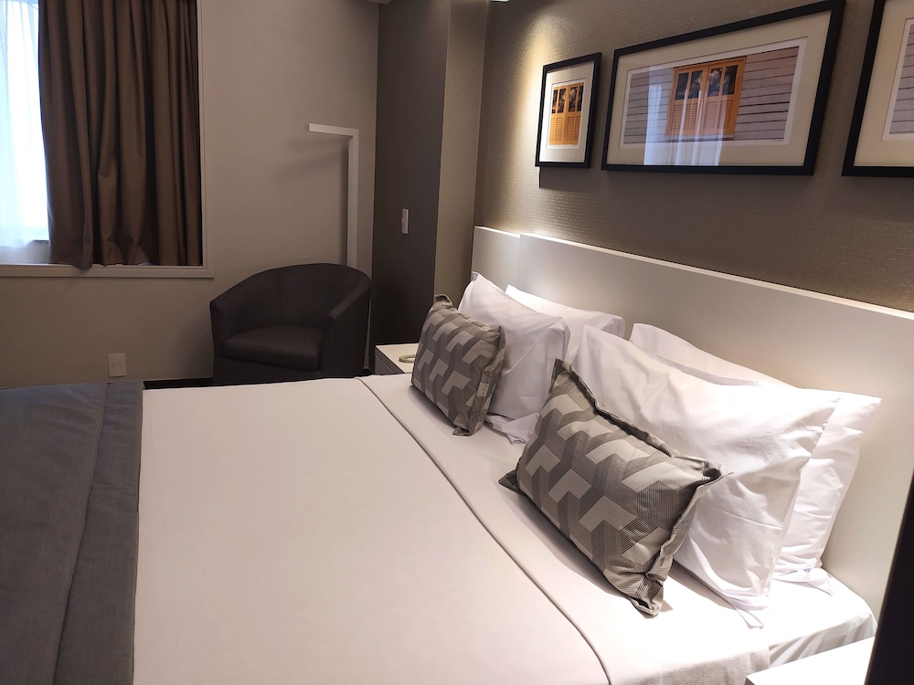 Luxury Suite, 1 Queen Bed, Non Smoking - Photo 3