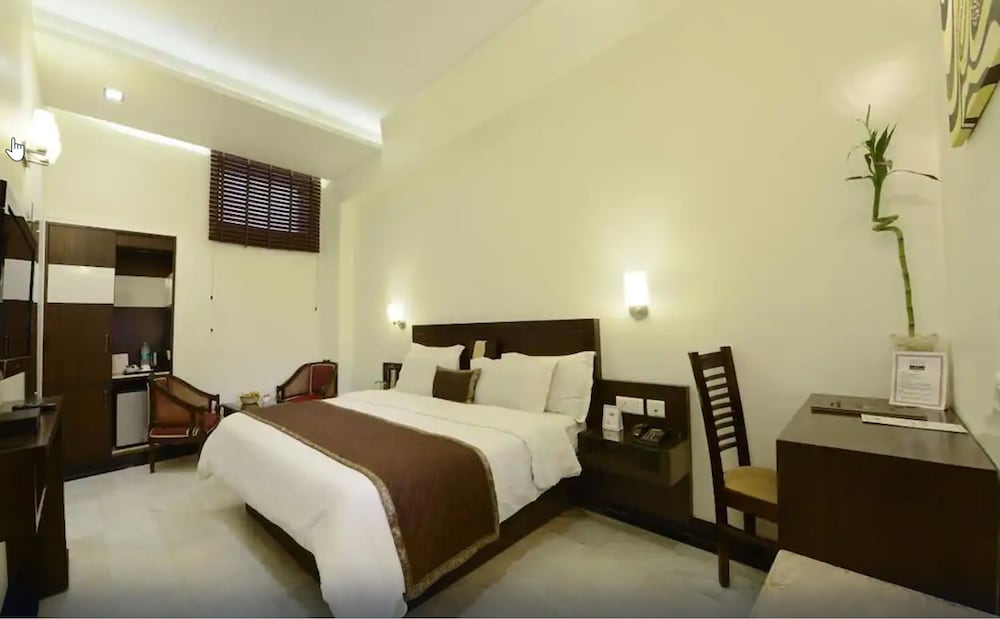 Executive Room, 1 King Bed - Photo 3