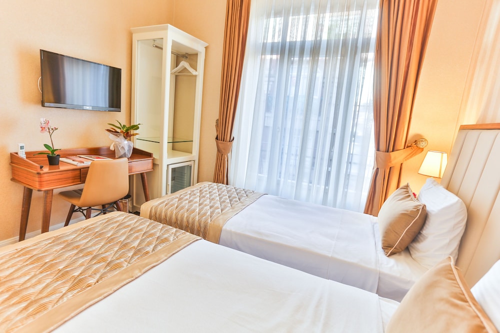Family Triple Room, Multiple Beds, Non Smoking, Private Bathroom photo 3