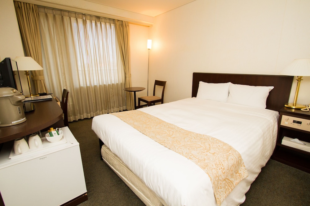Semi-Double Room, Non-Smoking  (Large Single Bed) - Photo 1