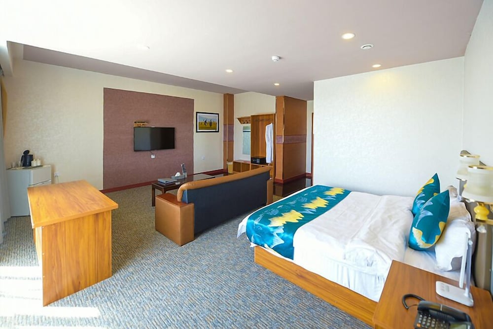 Deluxe Suite