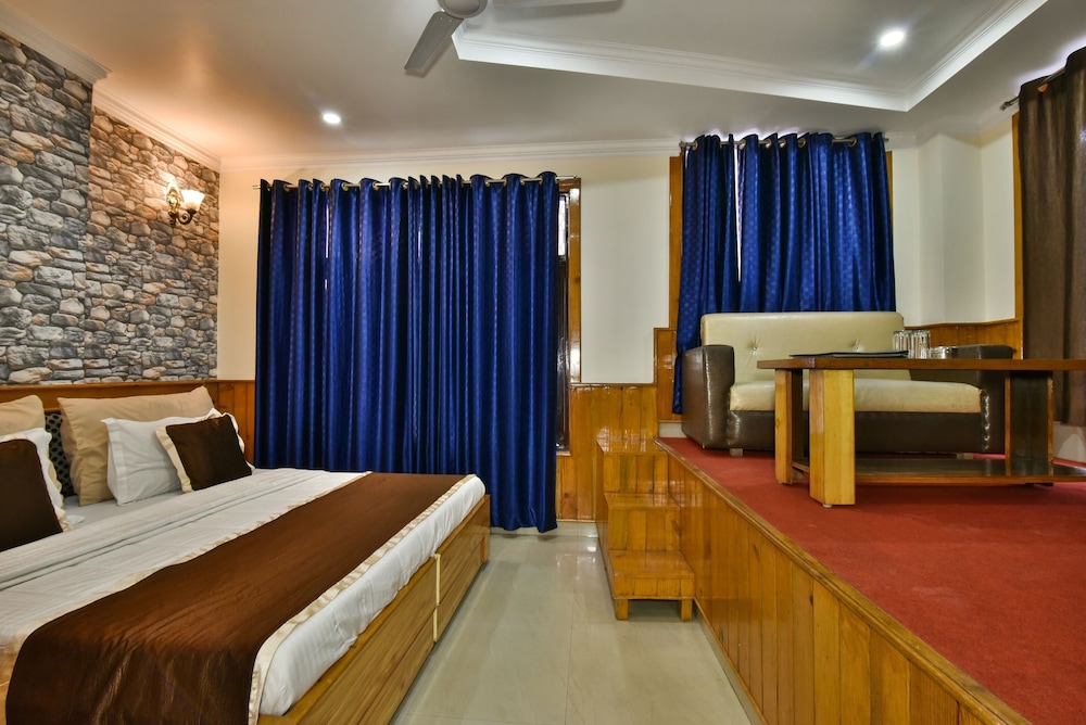 Deluxe Room - Photo 10