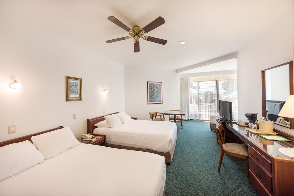 Standard Room, 2 Double Beds, Mountain View - Photo 1