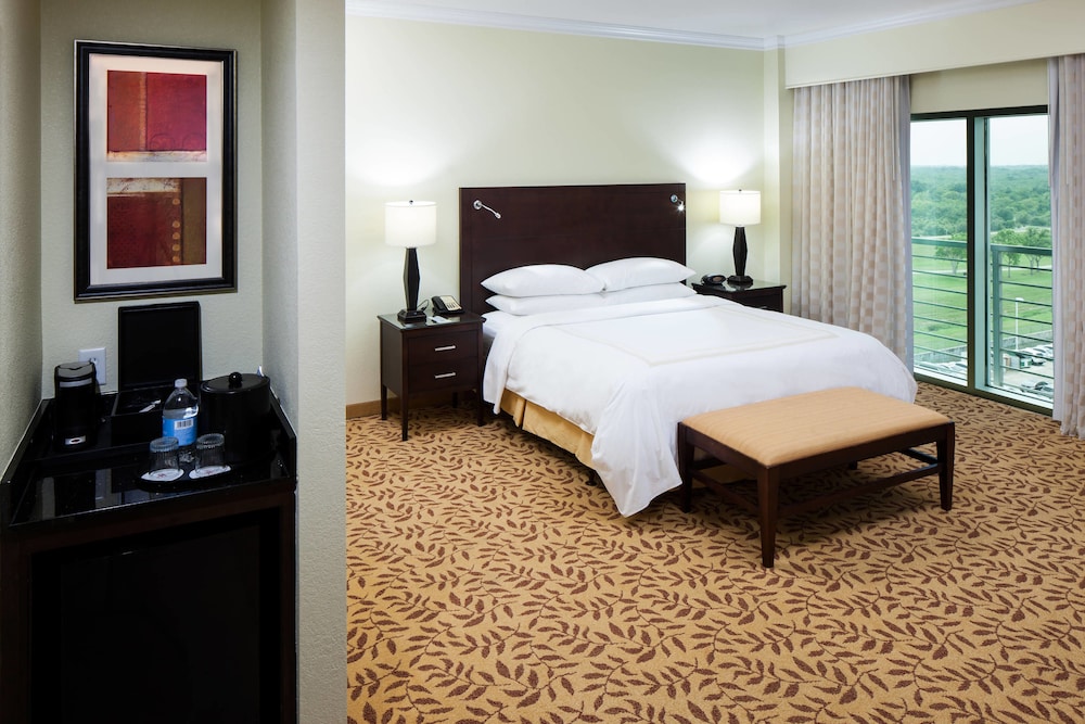 Deluxe Suite, 1 King Bed - Photo 1