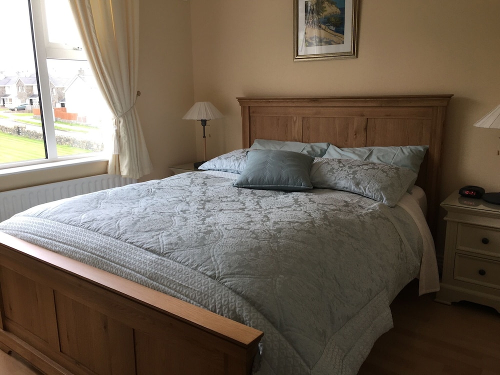 Deluxe Double Room, 1 Queen Bed, Mountain View photo 3