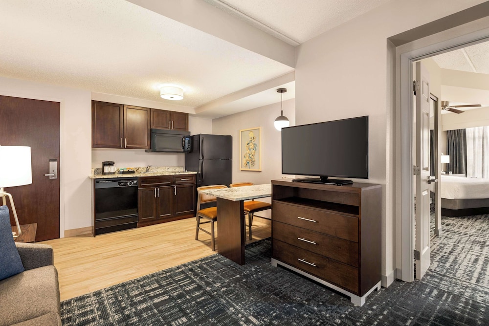 Suite, 1 King Bed with Sofa bed, Non Smoking (1 Bedroom, Larger) - Photo 2