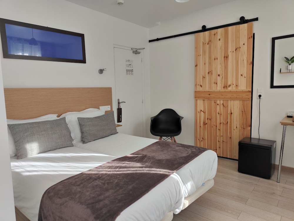Superior Twin Room - Photo 3