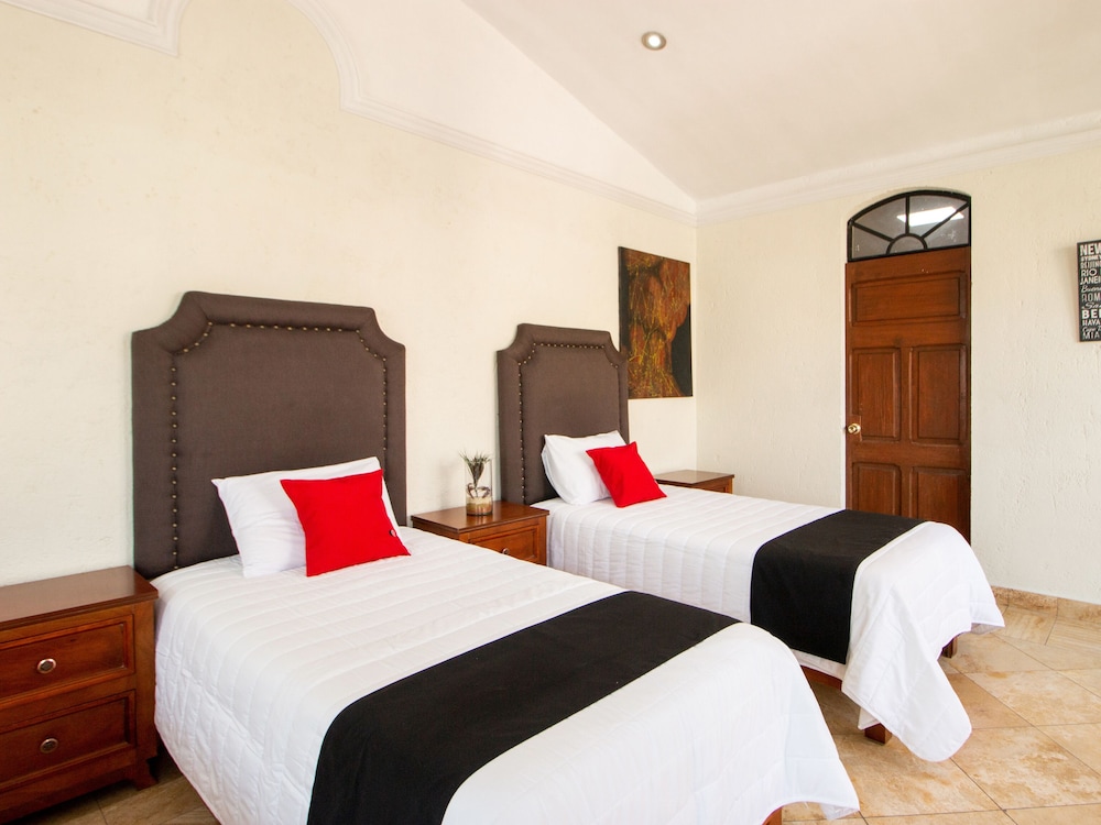 Standard Room, 2 Twin Beds - Photo 1