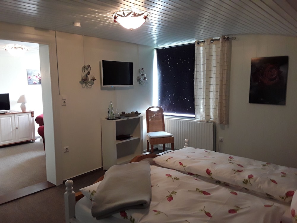 Comfort Apartment, Bathtub, Garden View photo 2