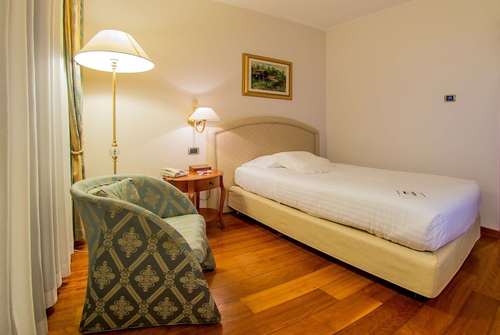 Standard Room, 1 Large Twin Bed - Photo 3