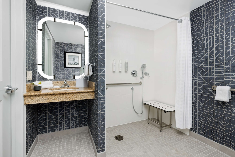 Studio, 1 Queen Bed, Accessible, Bathtub (Mobility Accessible) - Photo 6