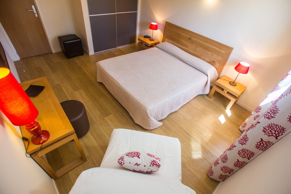 Comfort Triple Room