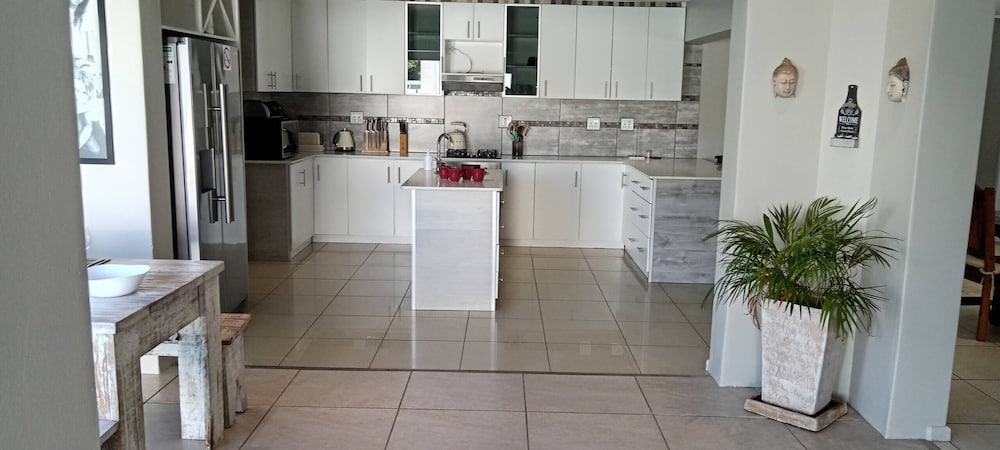 House, 5 Bedrooms, Smoking, Private Pool