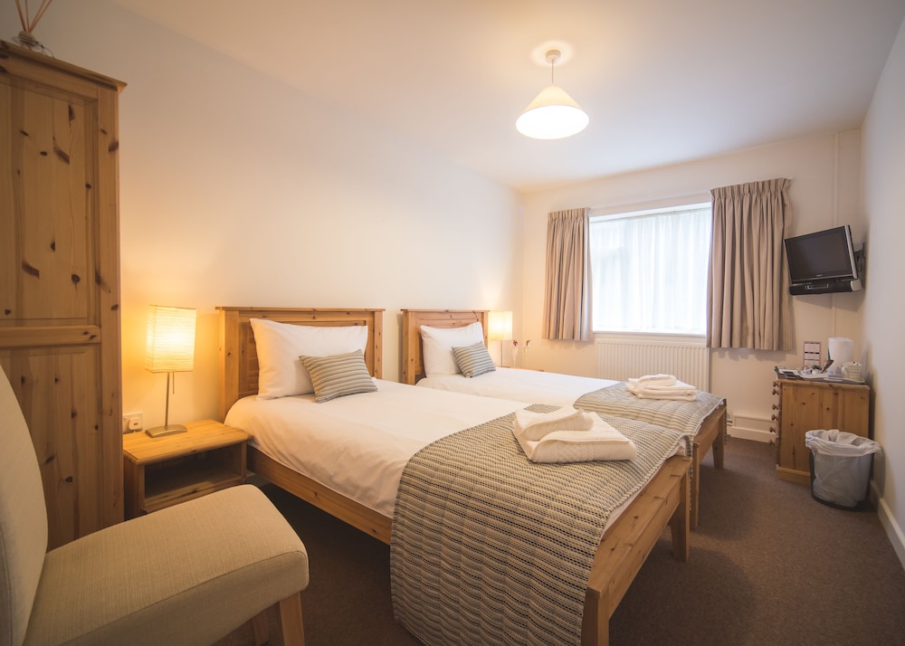 Standard Twin Room - Photo 3