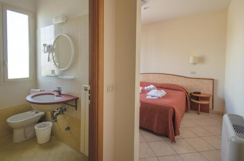 Double Or Twin Room, Sea View photo 3