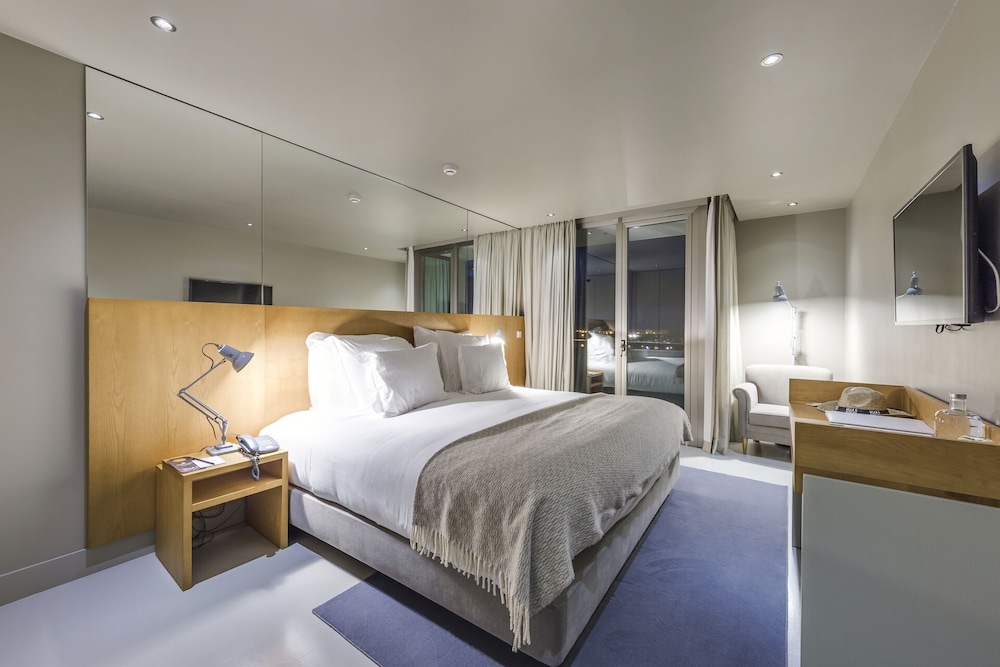 Superior Double Room, River View - Photo 2
