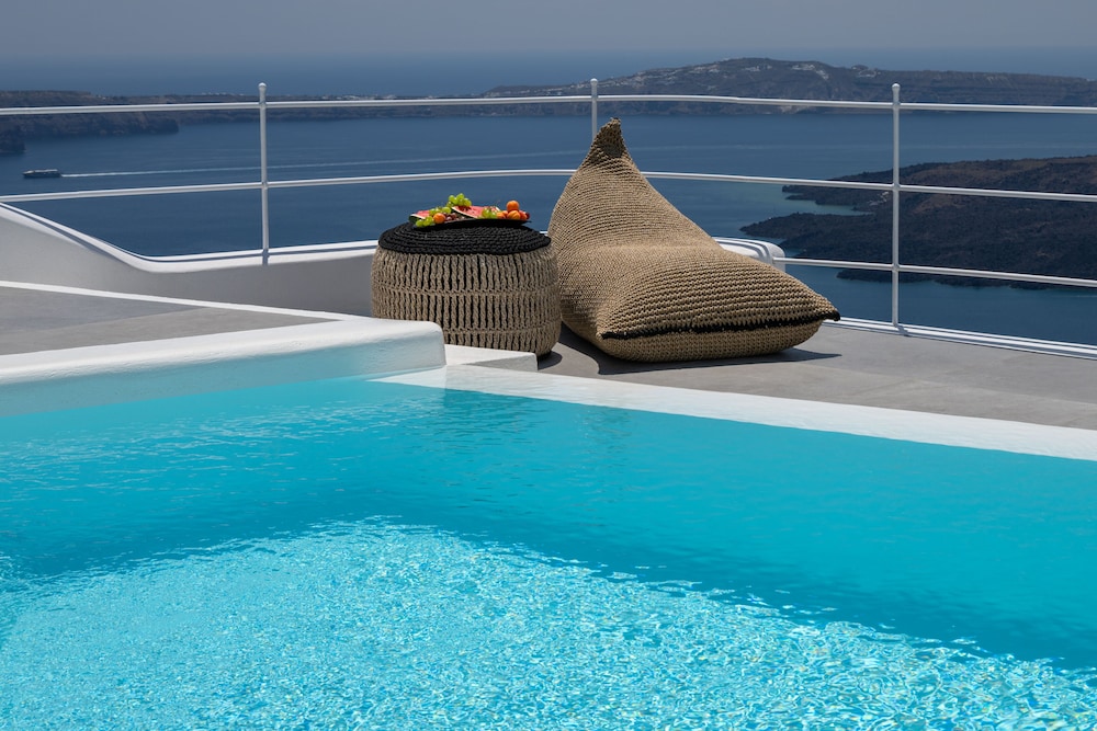 Grand Suite with private pool - Photo 13