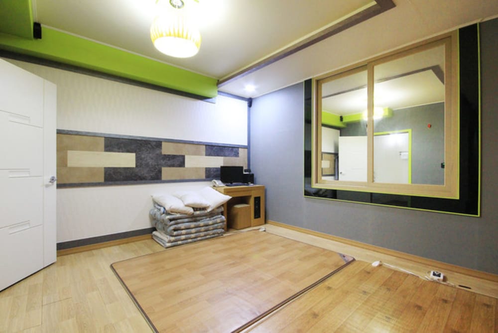 Ondol Room