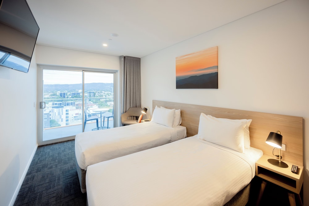 Superior Twin Room, Balcony - Photo 3