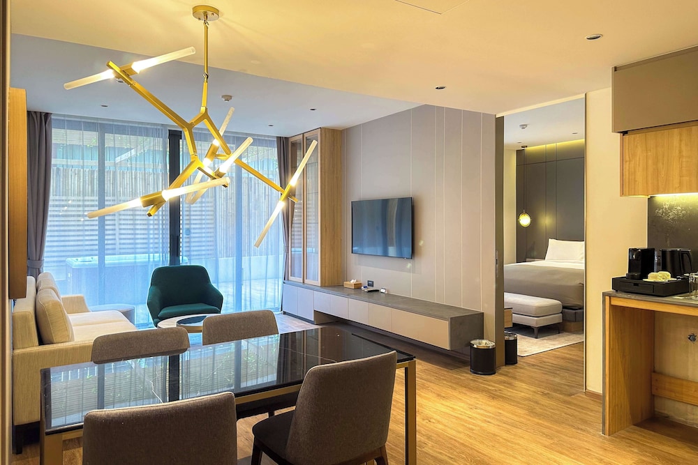 La Green Suite - 2 Bedrooms with Jacuzzi - Photo 1