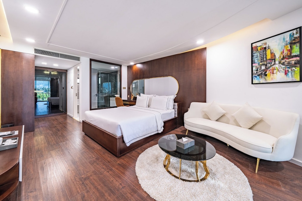 Royal Suite, 2 Bedrooms - Photo 8