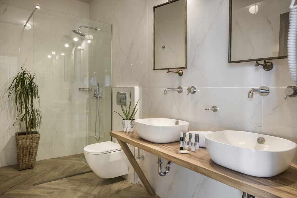Suite, Sea View - Photo 8