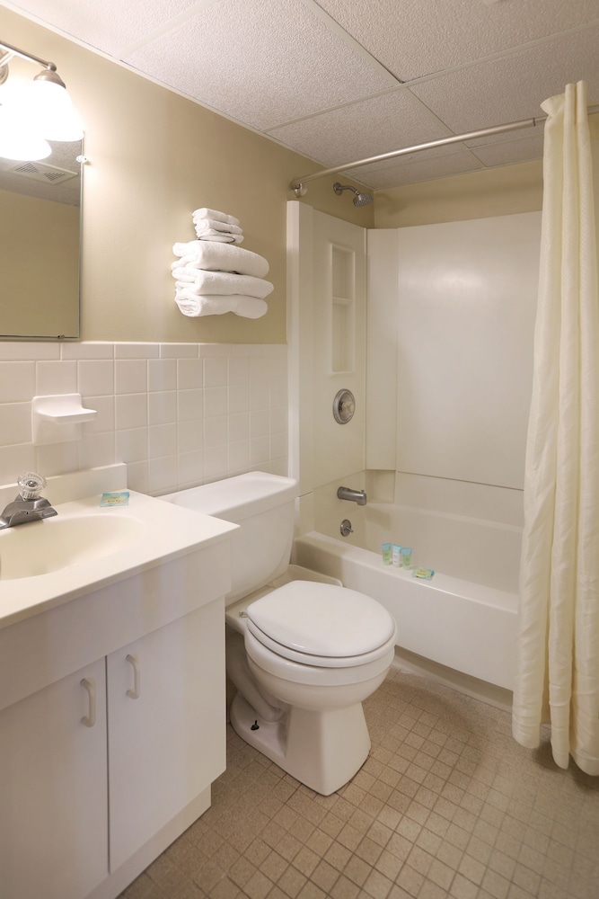 Premier Room (Ocean View Efficiency 4th Floor) photo 3