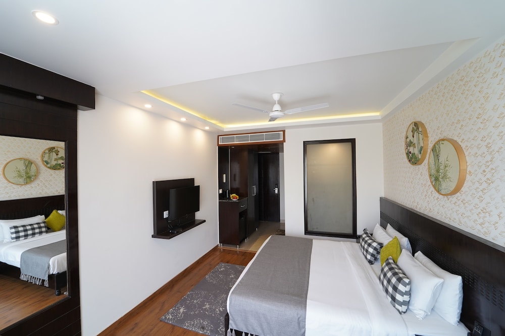 Deluxe Room, 1 Bedroom, Non Smoking - Photo 10