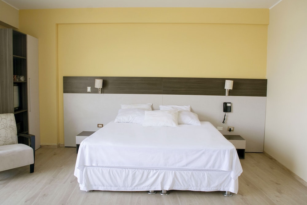 Superior Suite, 1 King Bed, Balcony