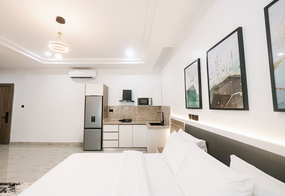 Deluxe Studio Suite