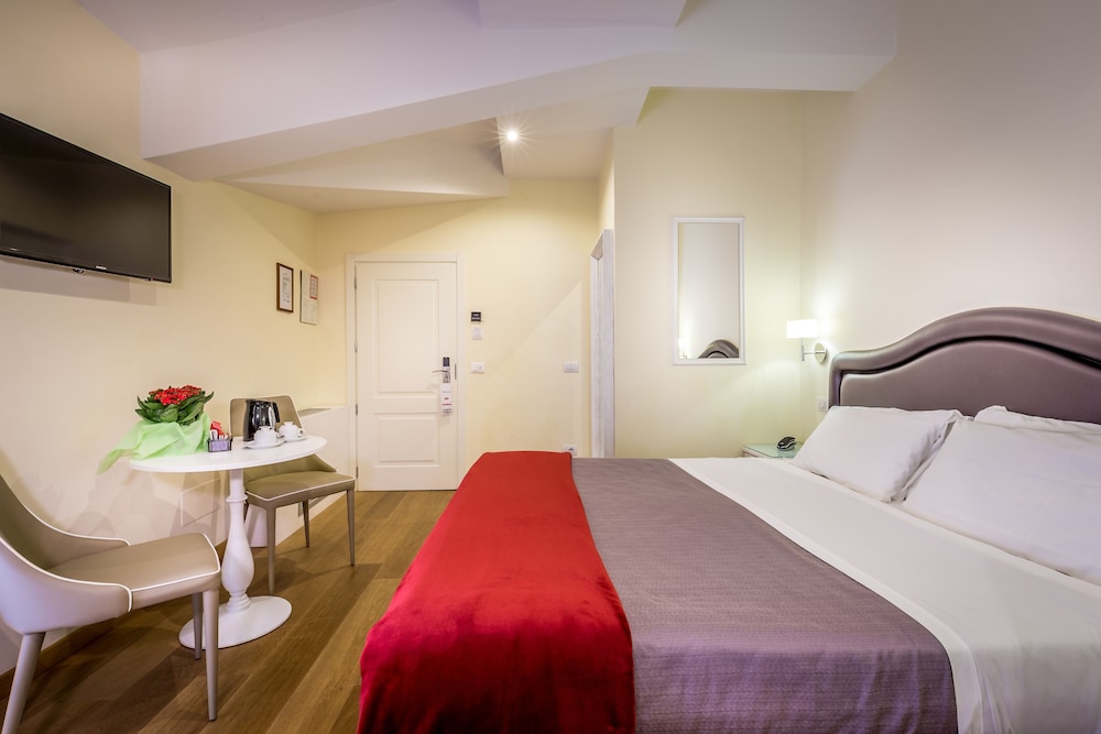 Standard Double Room - Photo 4