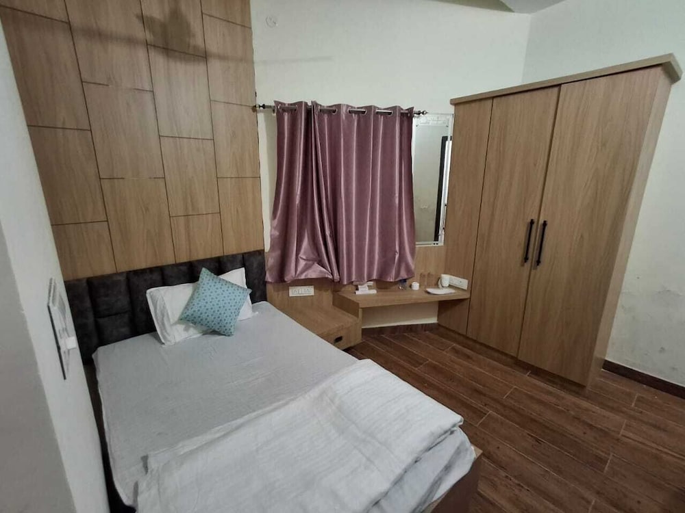 Basic Double Room
